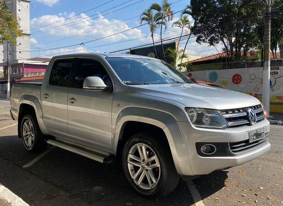 VOLKSWAGEN AMAROK 2.0 HIGHLINE 4X4 CD 16V TURBO INTERCOOLER DIESEL 4P AUTOMÁTICO